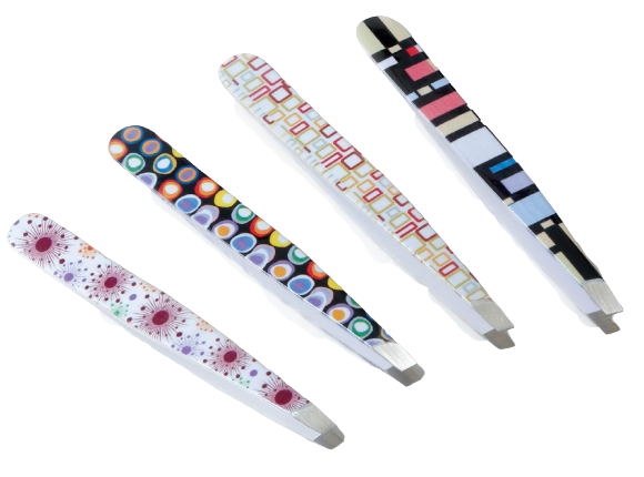 ALTESSE PINCE A EPILER EN INOX AVEC MORS BIAIS ET DECORS ASSORTIS 9 5CM